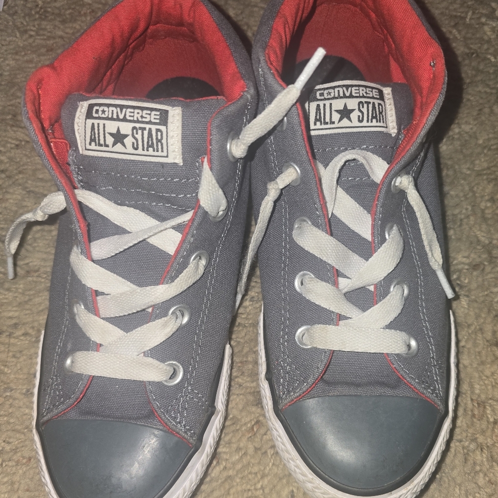 Boys All Star good condition size 4